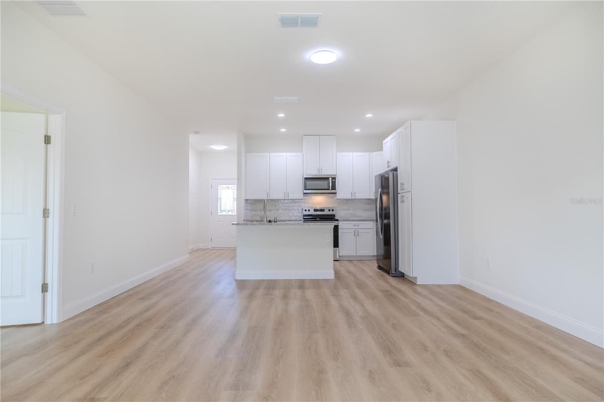 2 RAINBOW LANE — photo 11 of 42