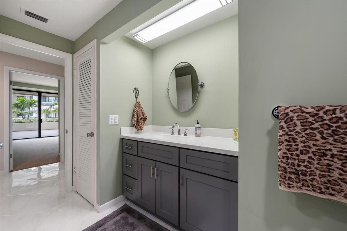 6 BELLEVIEW BOULEVARD — photo 17 of 55