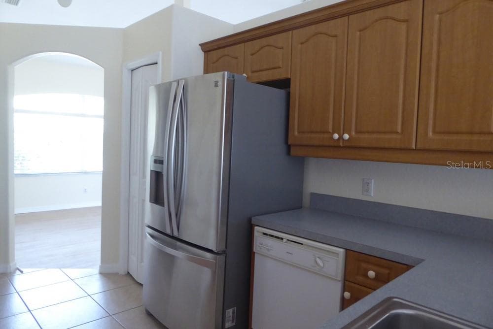 328 BAYTREE DRIVE — photo 14 of 34