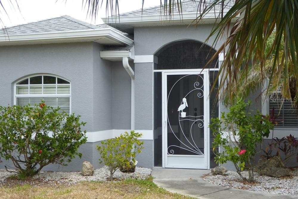 328 BAYTREE DRIVE — photo 3 of 34
