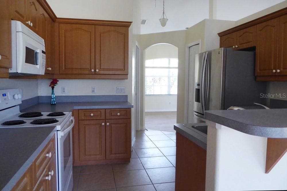 328 BAYTREE DRIVE — photo 13 of 34