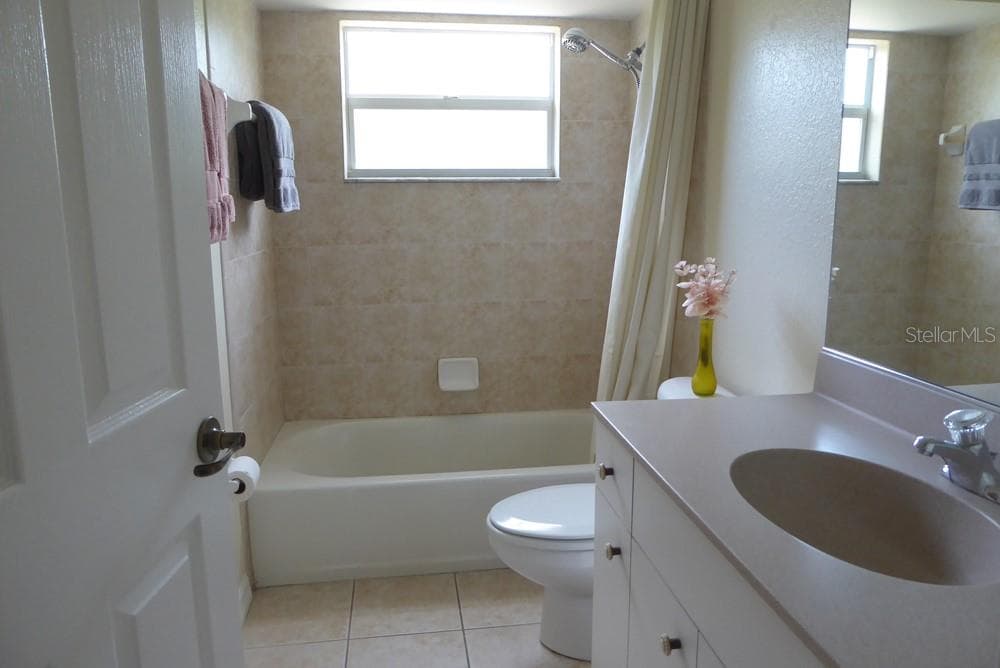 328 BAYTREE DRIVE — photo 21 of 34