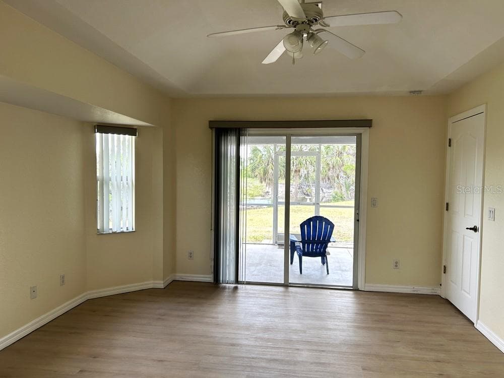 328 BAYTREE DRIVE — photo 17 of 34