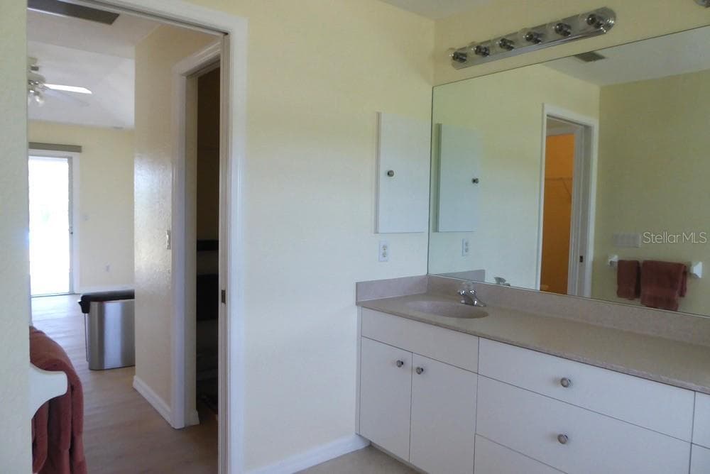 328 BAYTREE DRIVE — photo 18 of 34