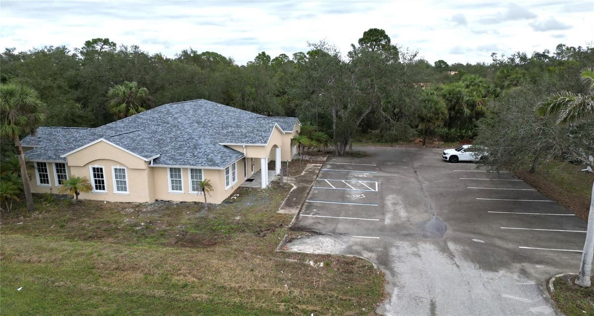 17880 TOLEDO BLADE BOULEVARD — photo 2 of 15