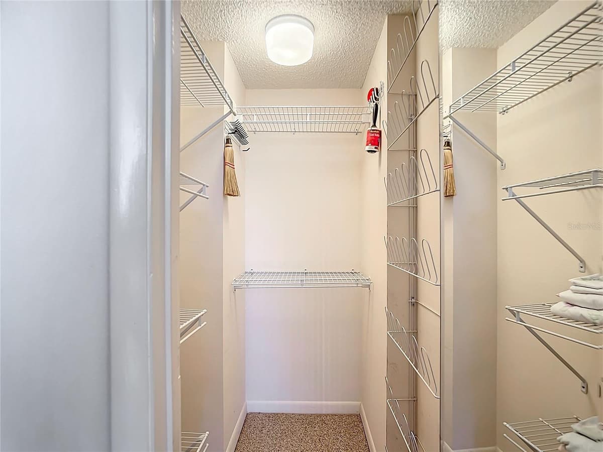 21405 OLEAN BOULEVARD — photo 15 of 38