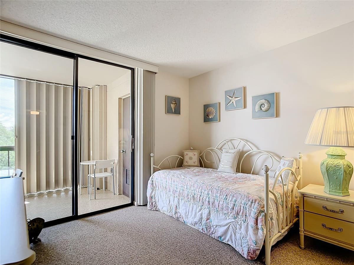 21405 OLEAN BOULEVARD — photo 18 of 38