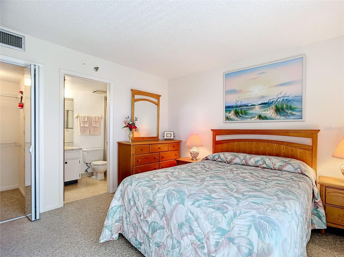 21405 OLEAN BOULEVARD — photo 13 of 38