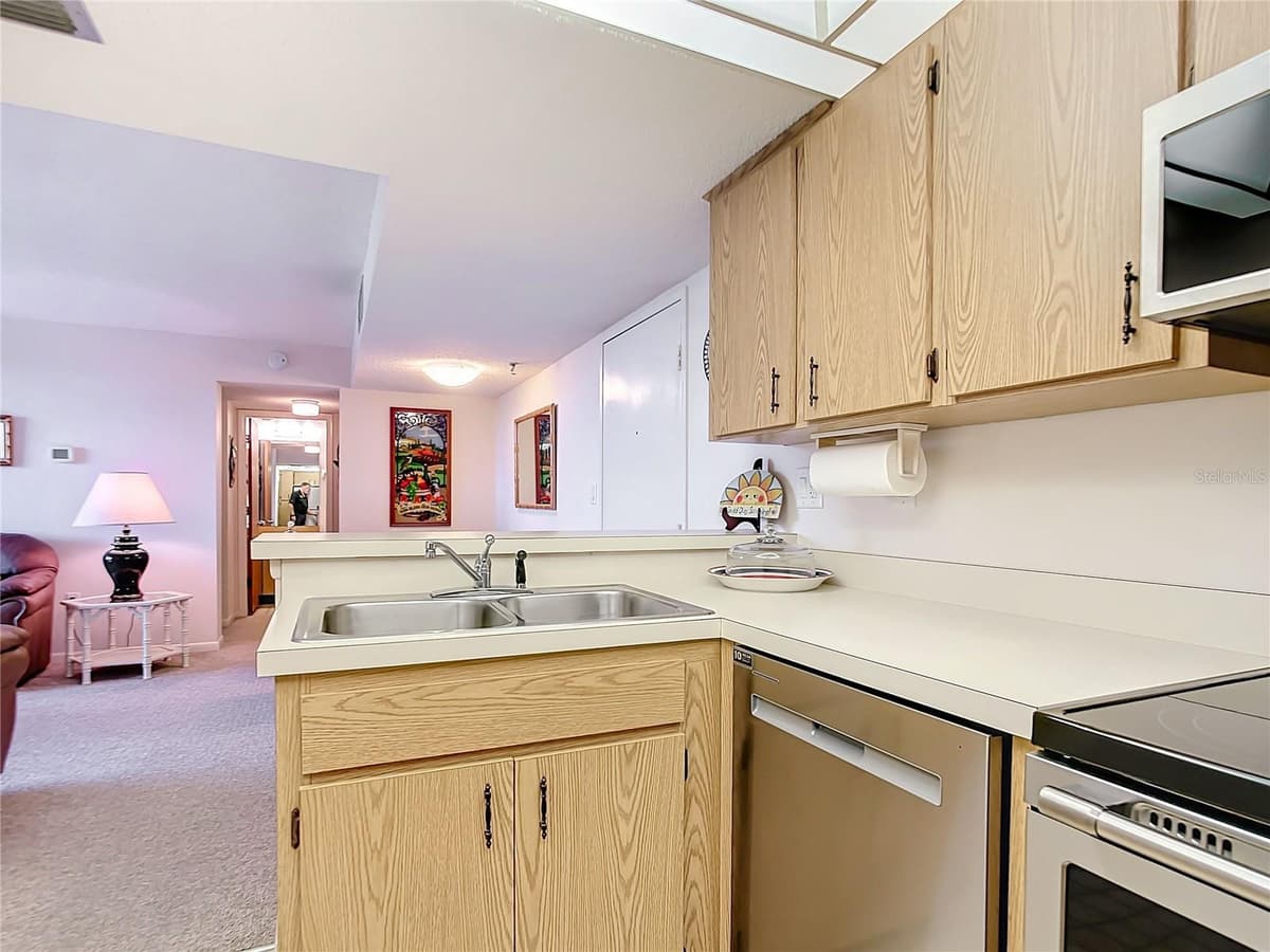 21405 OLEAN BOULEVARD — photo 8 of 38