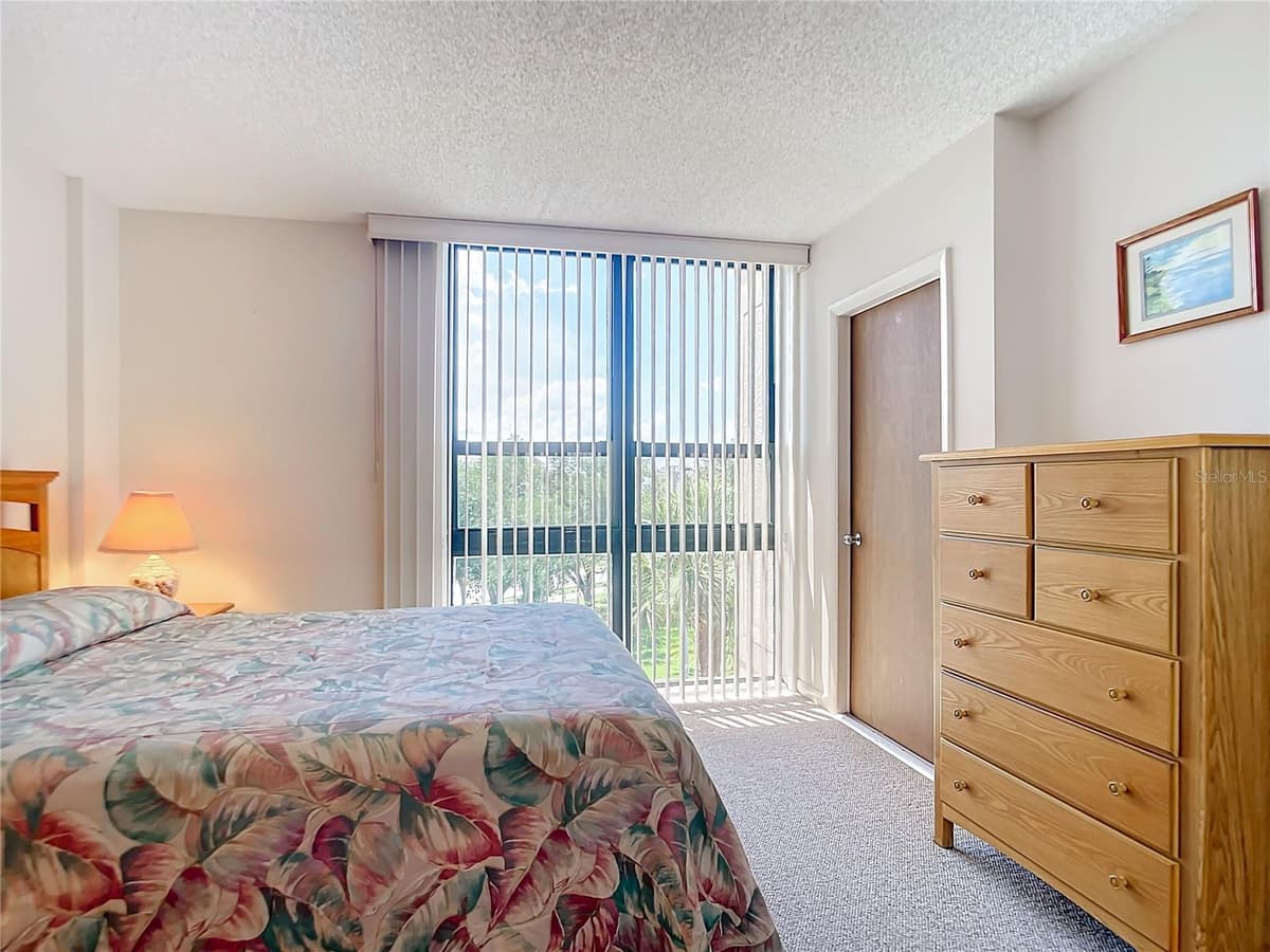 21405 OLEAN BOULEVARD — photo 16 of 38