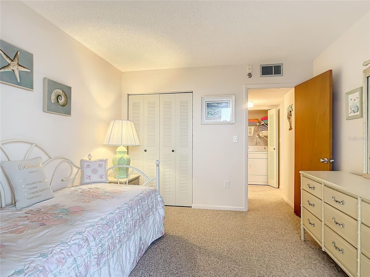 21405 OLEAN BOULEVARD — photo 20 of 38