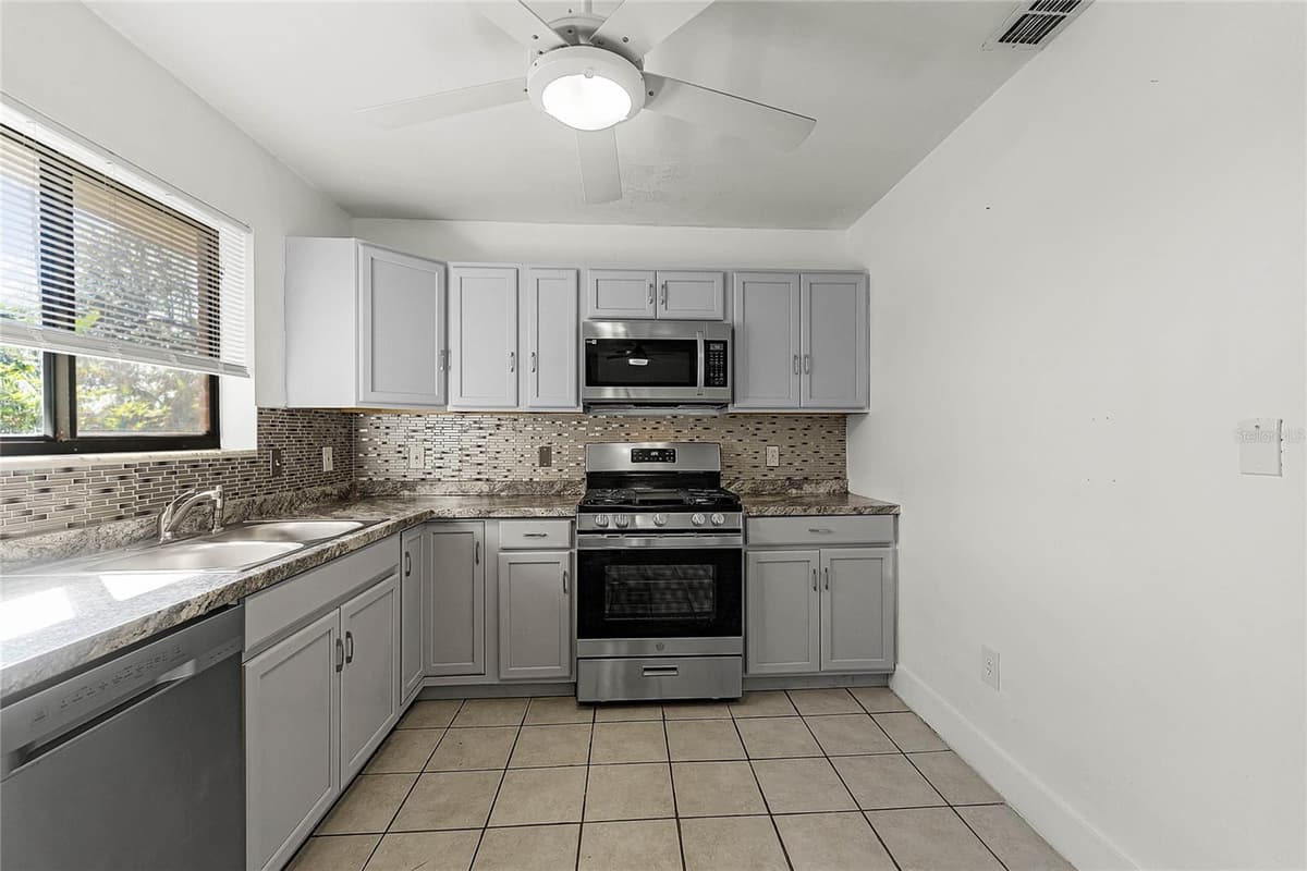 825 KOTTLE CIRCLE — photo 18 of 35
