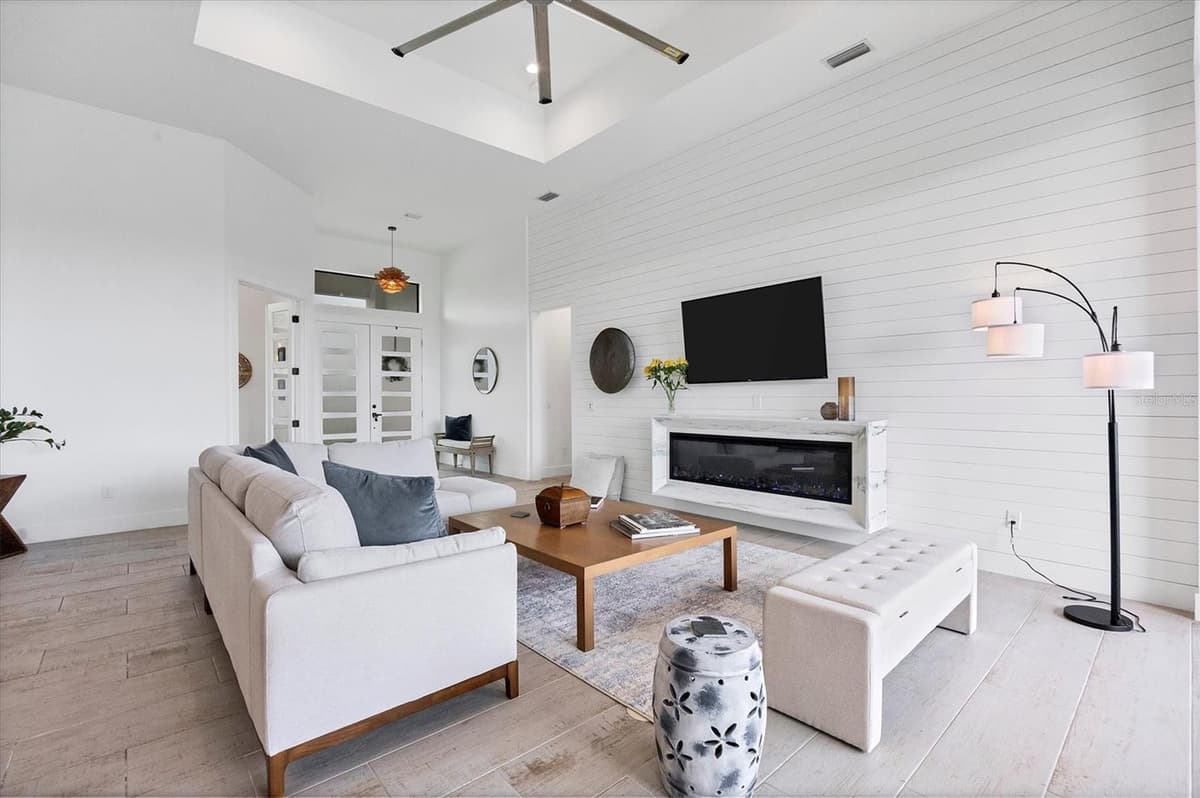 0 SYMCO AVENUE — photo 4 of 33