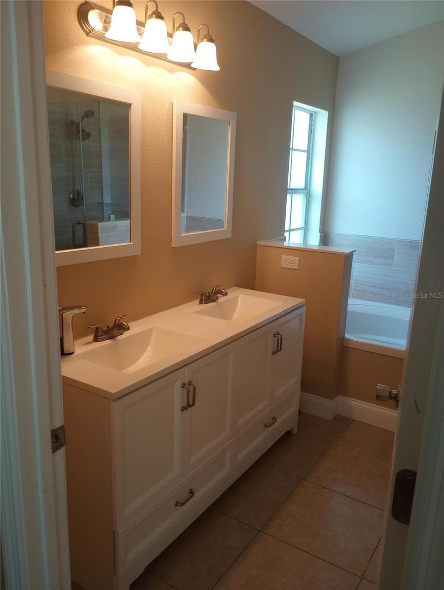 7947 GOLDEN POND CIRCLE — photo 13 of 23