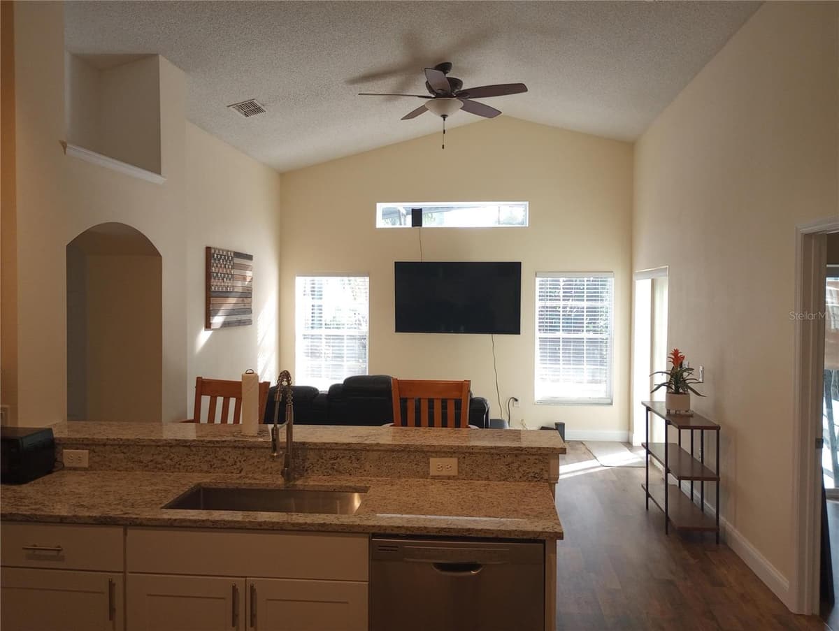 7947 GOLDEN POND CIRCLE — photo 5 of 23