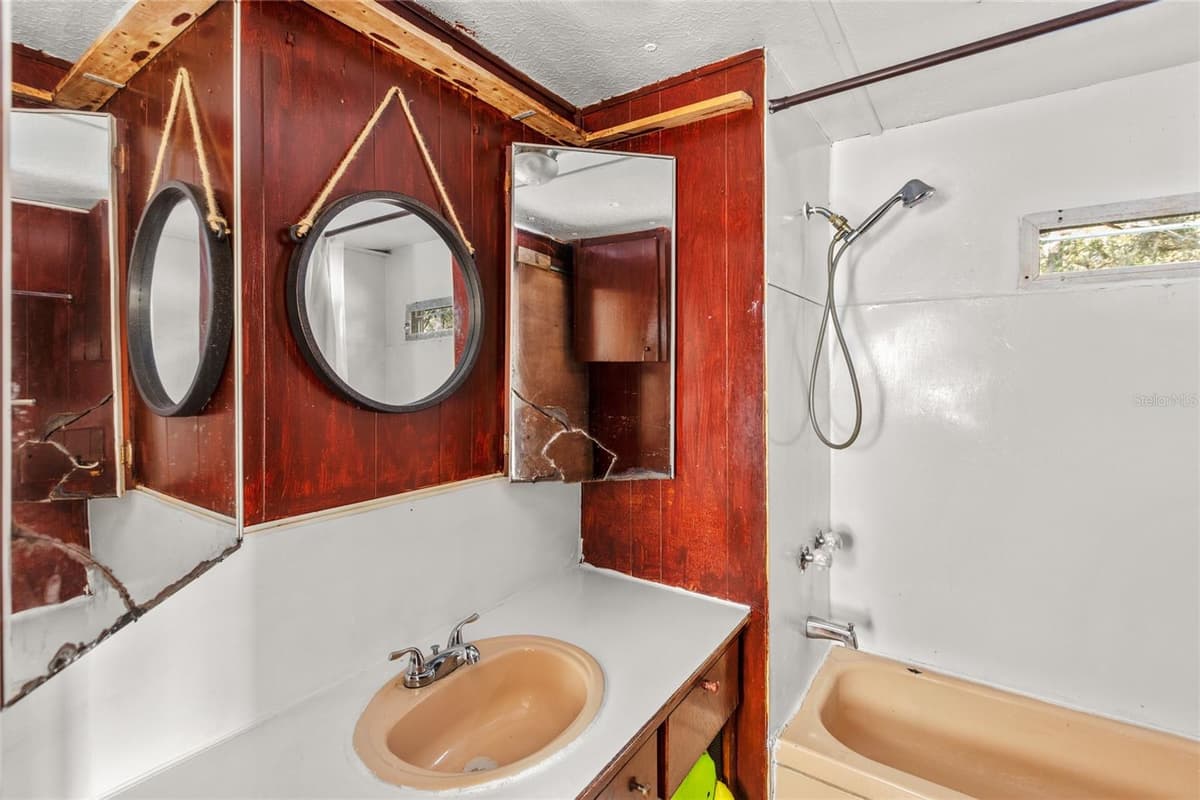 270 BAY STREET — photo 18 of 23