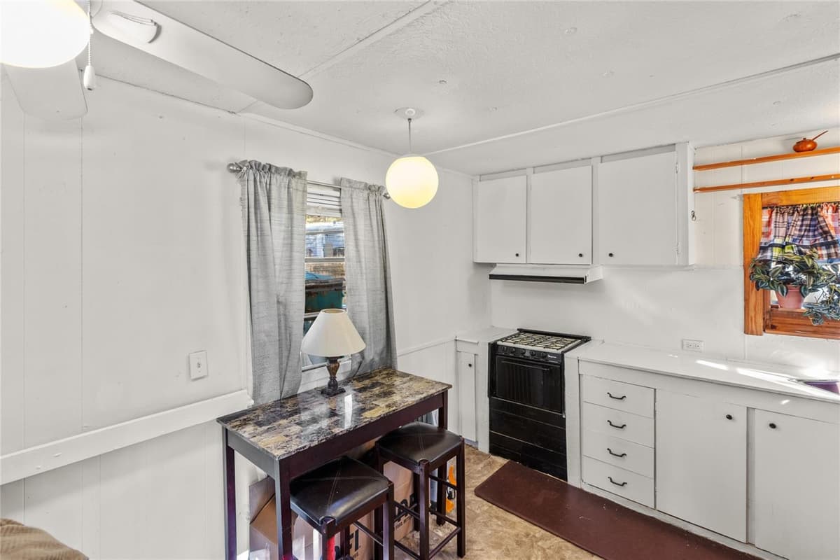 270 BAY STREET — photo 10 of 23
