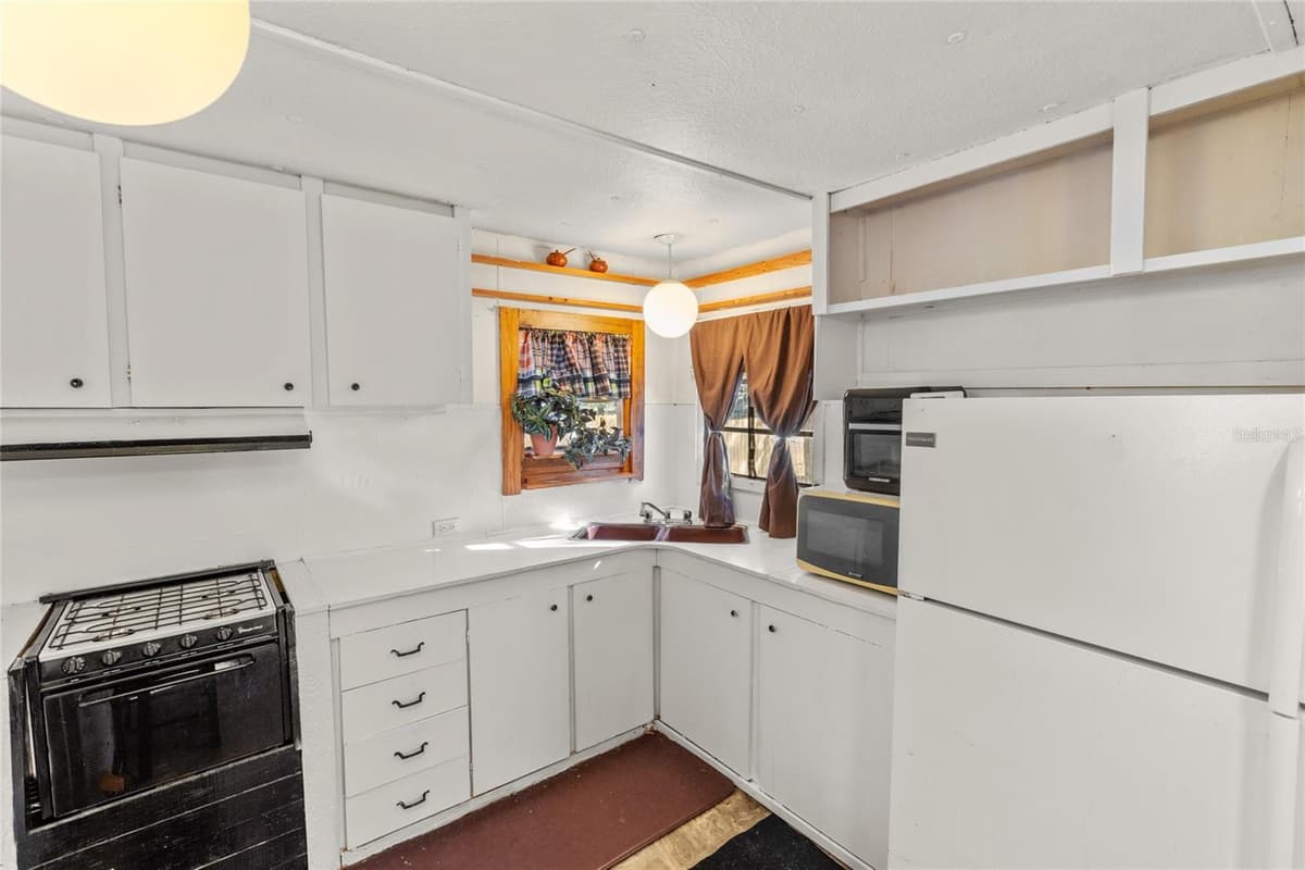 270 BAY STREET — photo 11 of 23