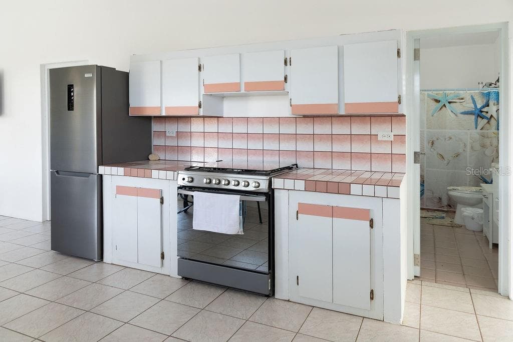 595 COMM. VILLA BORINQUEN — photo 12 of 17