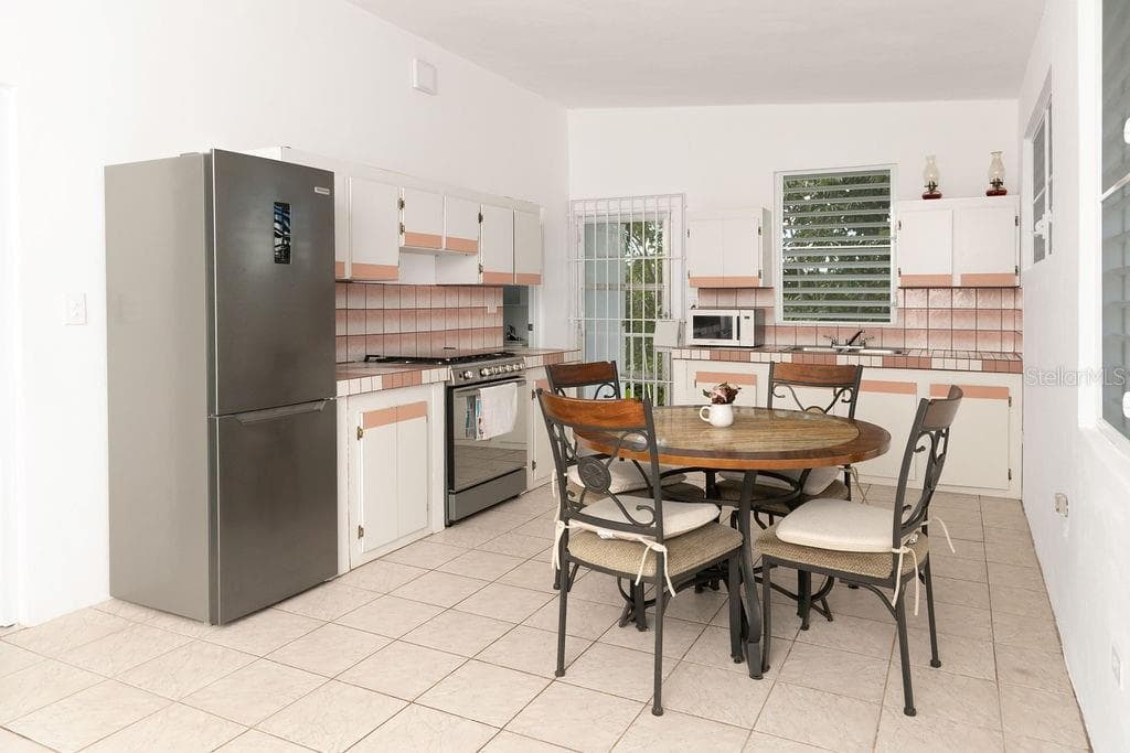595 COMM. VILLA BORINQUEN — photo 11 of 17