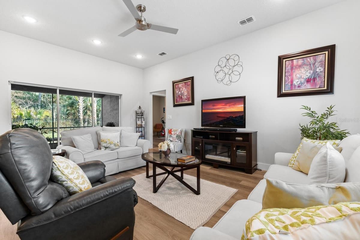 18 SEA BOARD COURT — photo 11 of 41