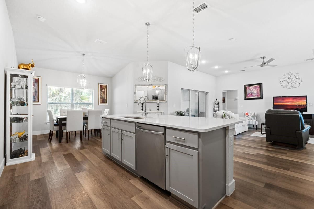 18 SEA BOARD COURT — photo 19 of 41