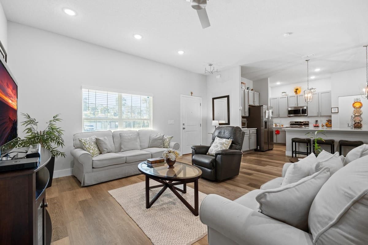 18 SEA BOARD COURT — photo 17 of 41