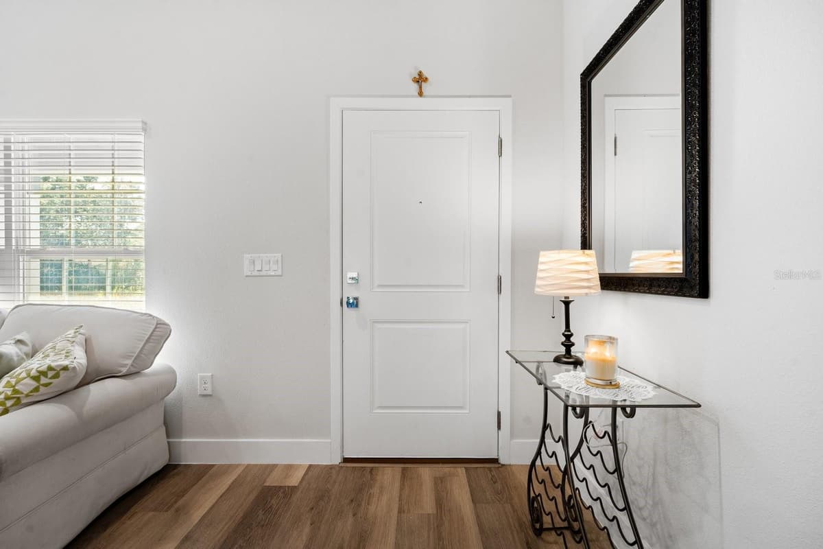 18 SEA BOARD COURT — photo 10 of 41