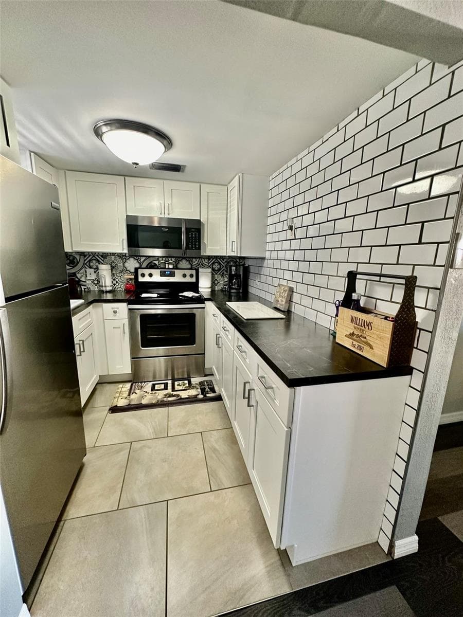 5207 TURQUOISE LANE — photo 4 of 26
