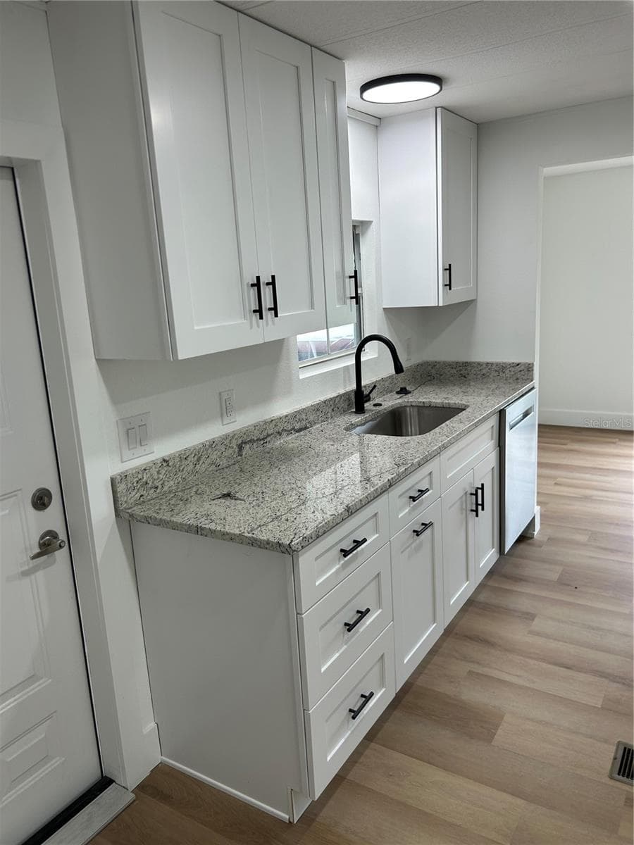 4443 TUCKER SQUARE — photo 10 of 24