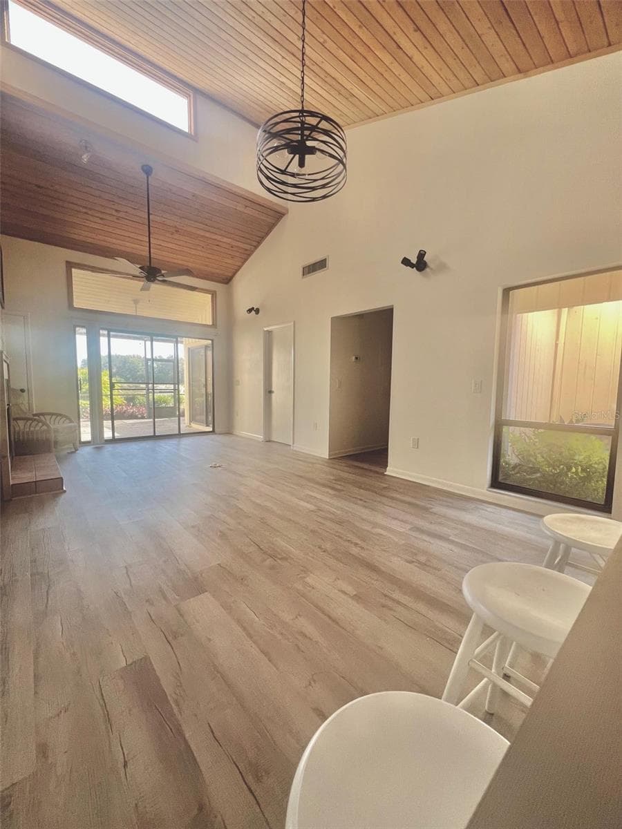 19 ASPEN DR. — photo 11 of 27