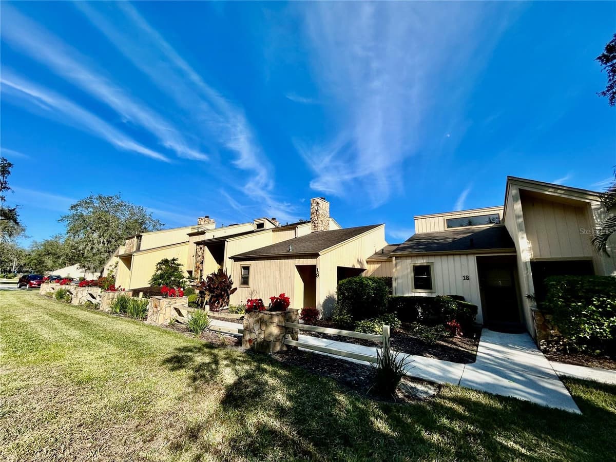19 ASPEN DR. — photo 3 of 27