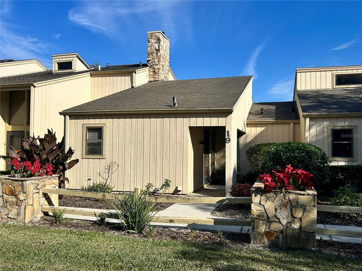 19 ASPEN DR. — photo 2 of 27