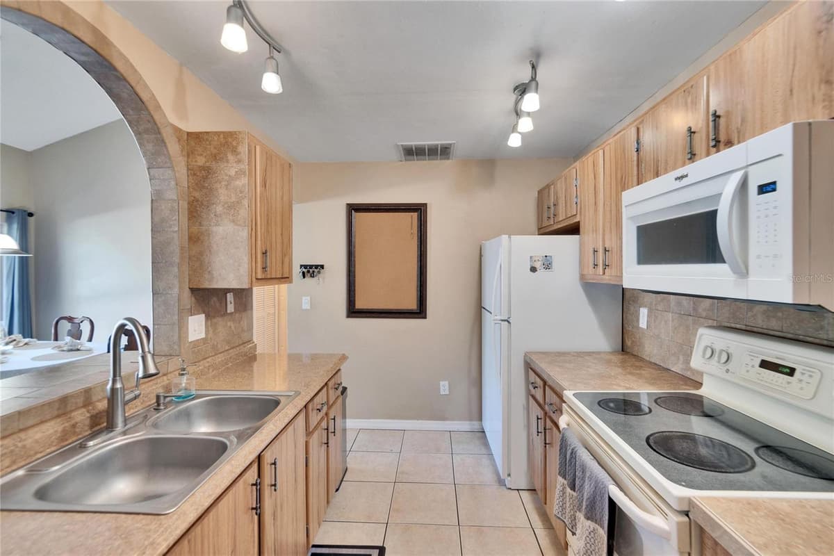 1849 BOUGH AVENUE — photo 6 of 64