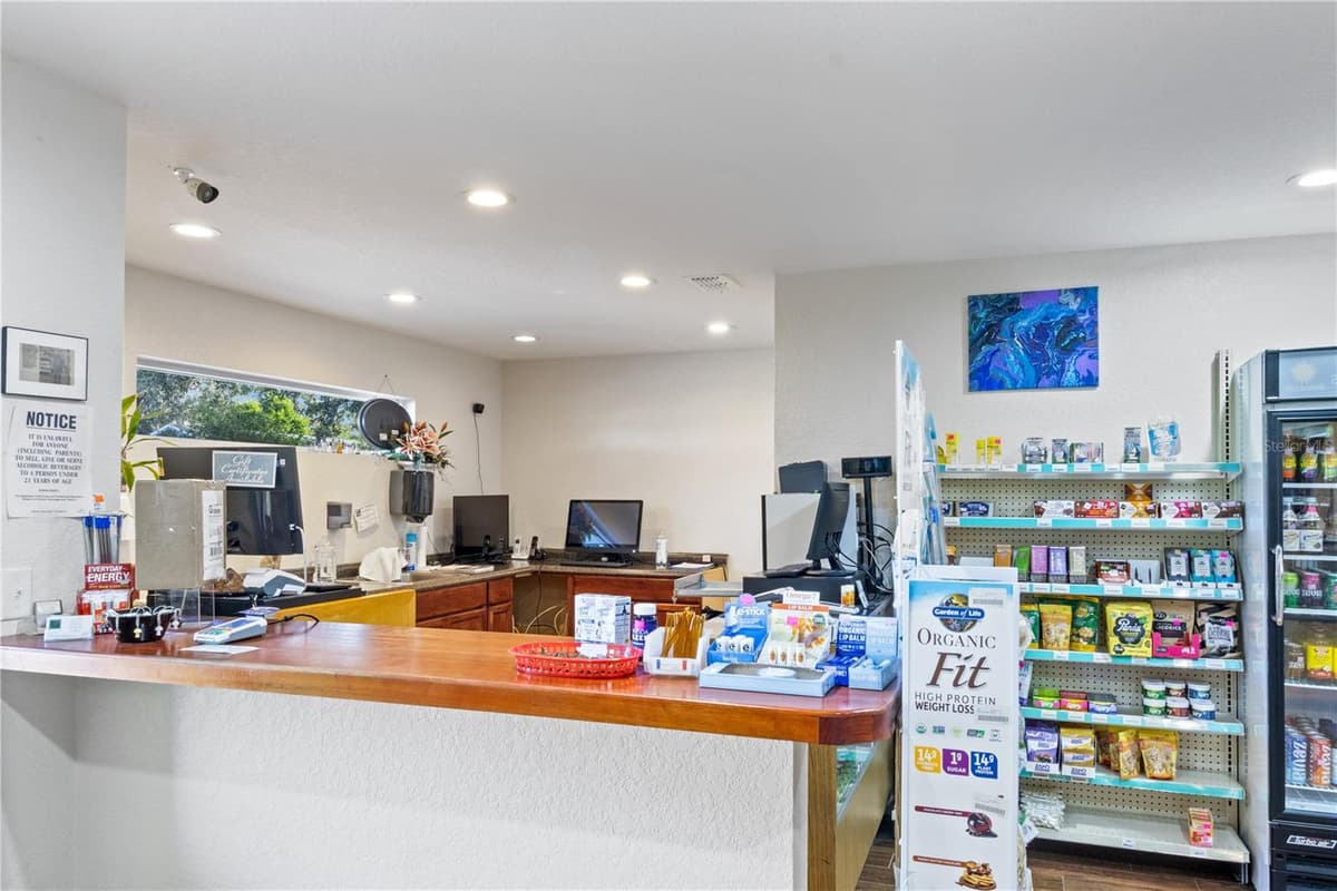 632 1ST STREET — photo 8 of 40