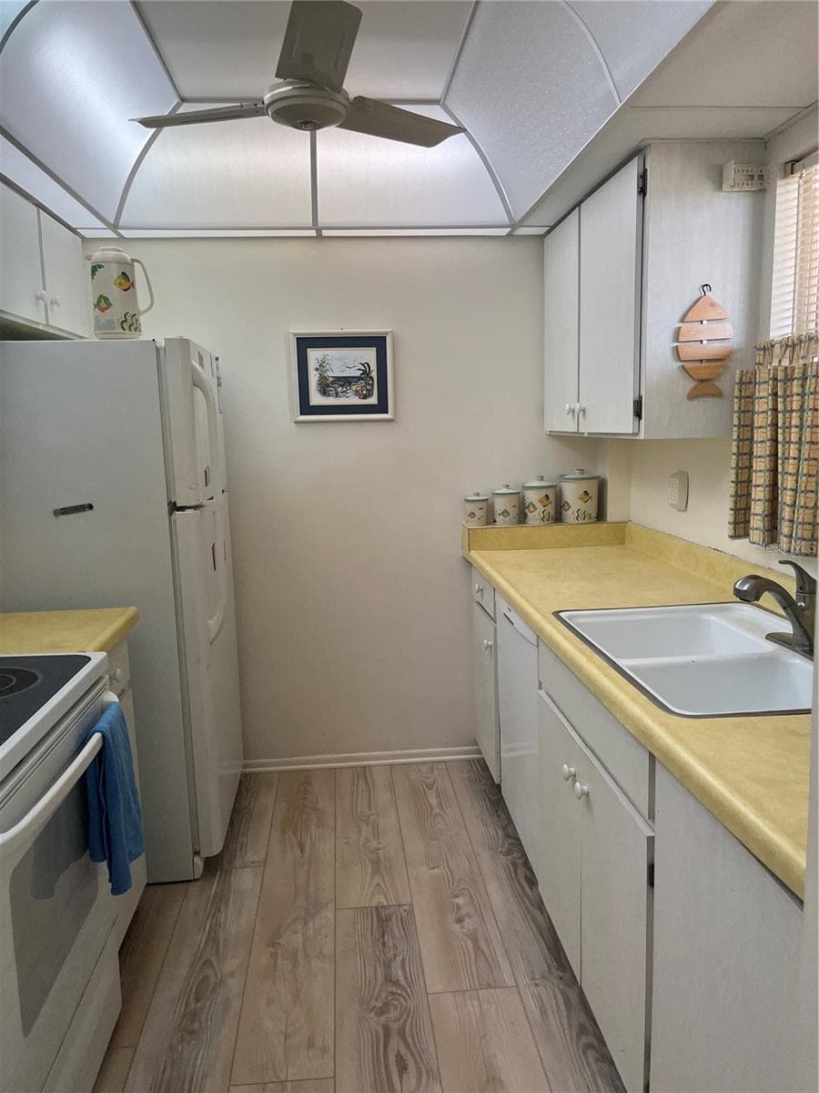 232 SAINT AUGUSTINE AVENUE — photo 8 of 55