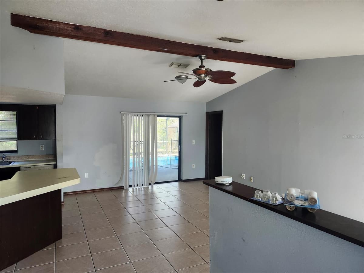 6141 FREEPORT DRIVE — photo 7 of 28