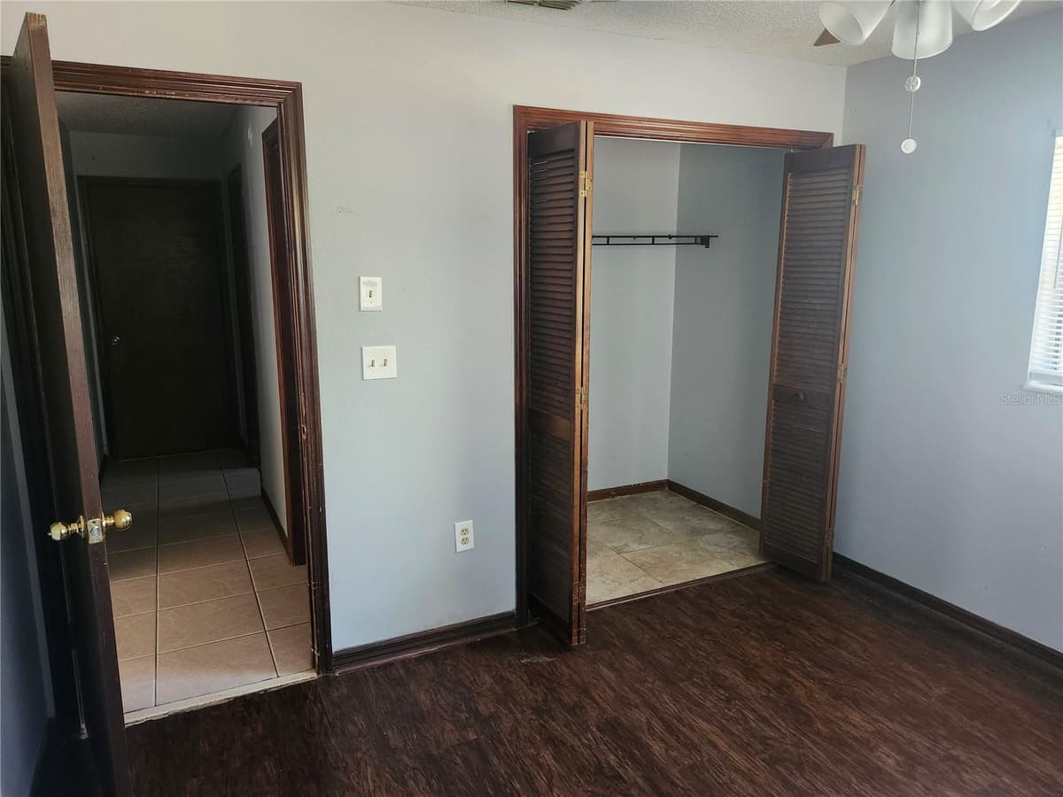 6141 FREEPORT DRIVE — photo 17 of 28