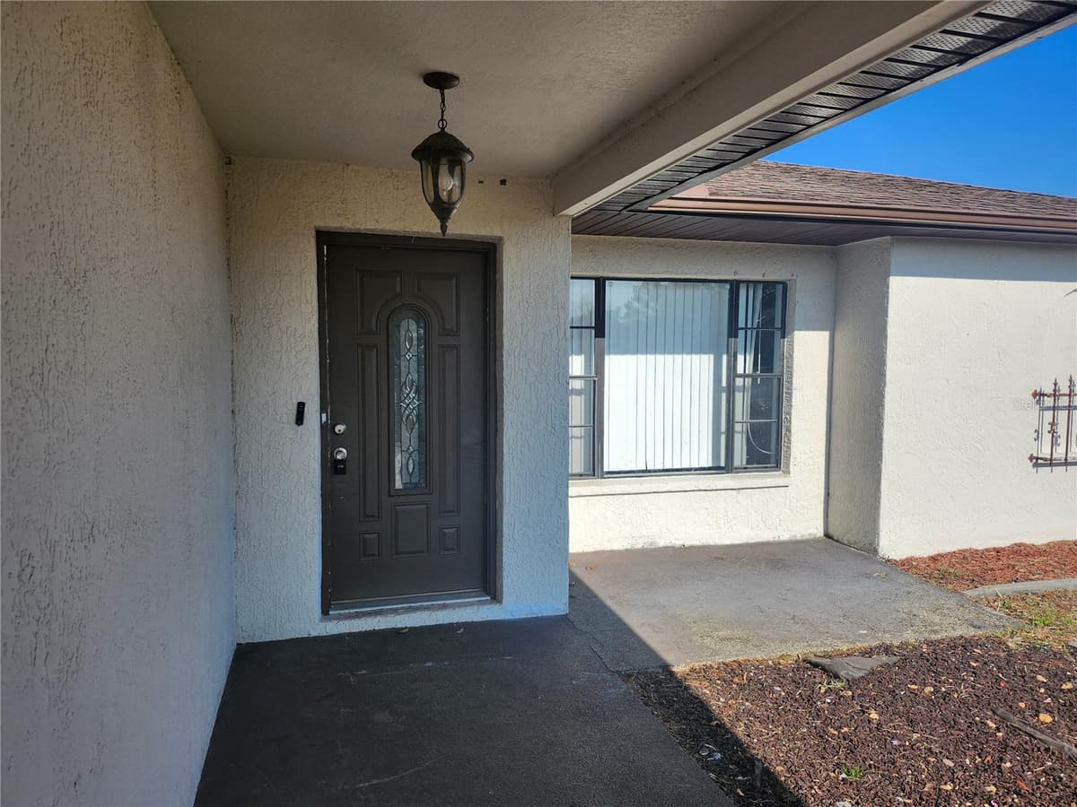 6141 FREEPORT DRIVE — photo 6 of 28