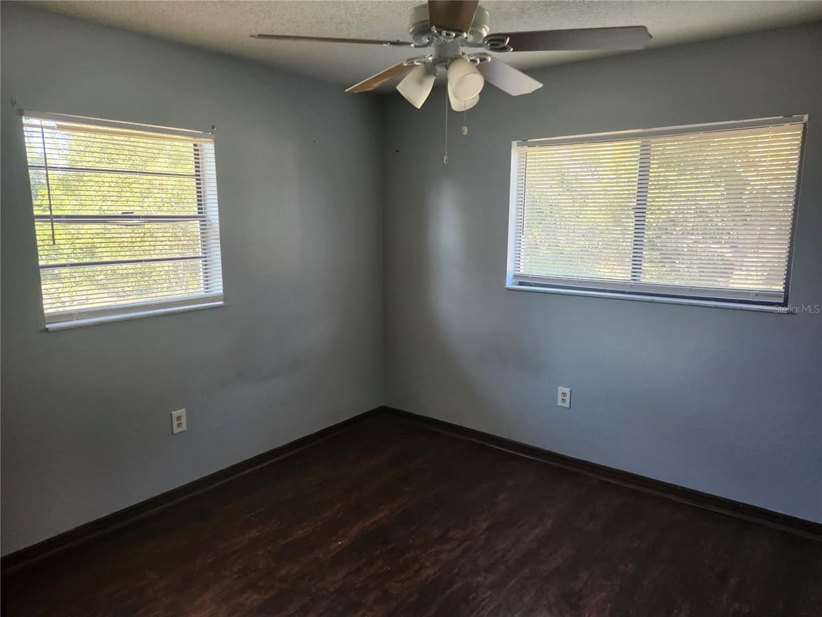 6141 FREEPORT DRIVE — photo 16 of 28