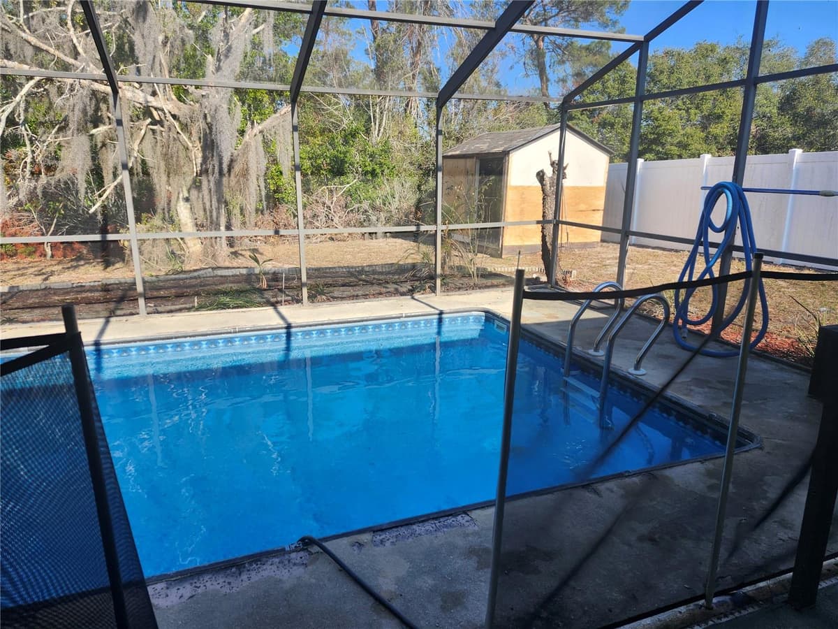 6141 FREEPORT DRIVE — photo 3 of 28