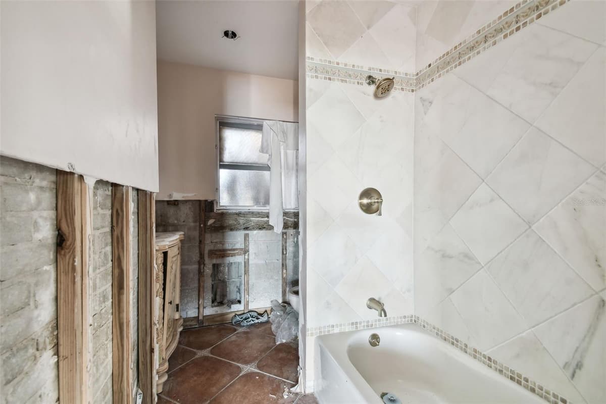 1836 VENETIAN POINT DRIVE — photo 16 of 34