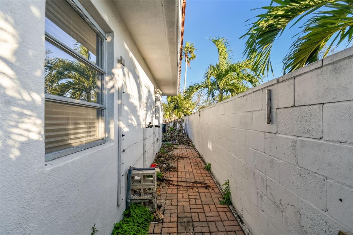 1836 VENETIAN POINT DRIVE — photo 21 of 34