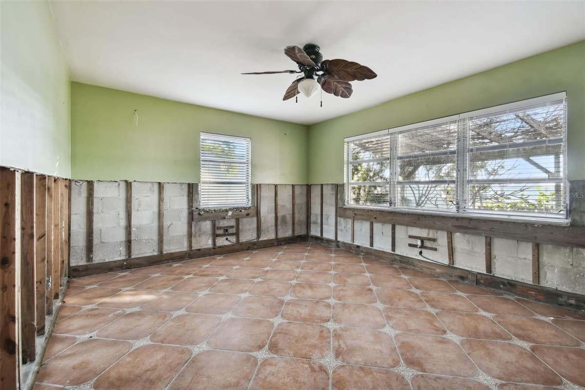 1836 VENETIAN POINT DRIVE — photo 13 of 34