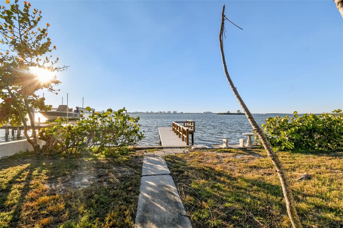 1836 VENETIAN POINT DRIVE — photo 1 of 34