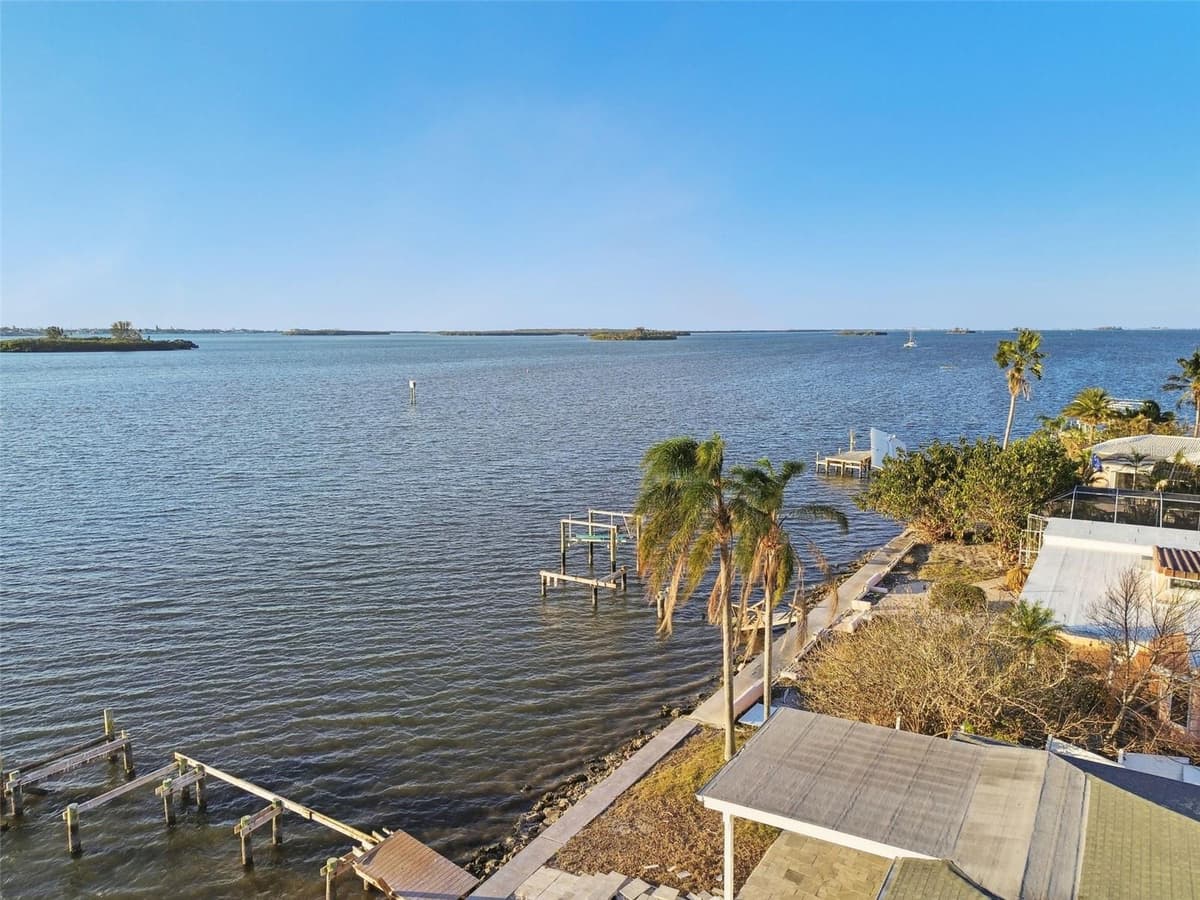 1836 VENETIAN POINT DRIVE — photo 26 of 34