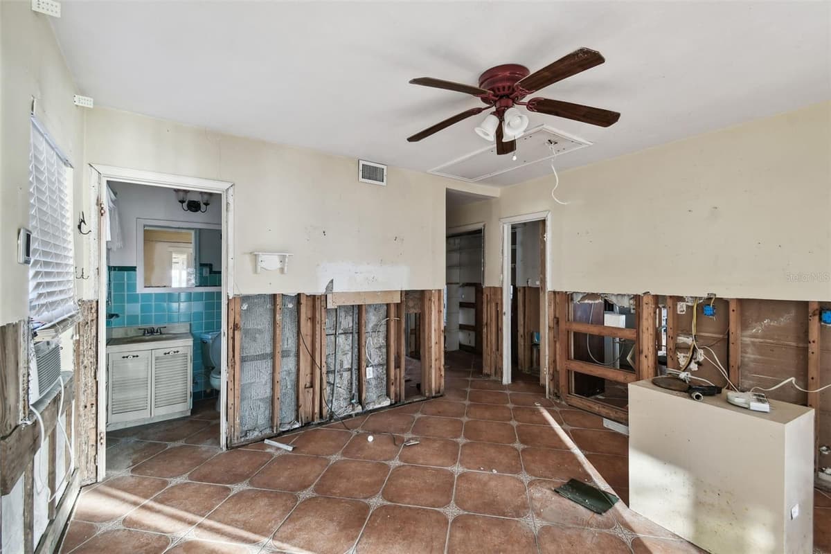 1836 VENETIAN POINT DRIVE — photo 17 of 34