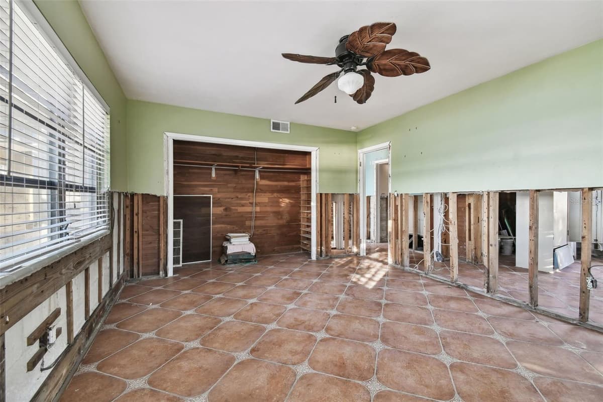 1836 VENETIAN POINT DRIVE — photo 14 of 34