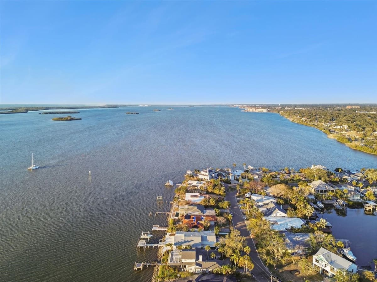 1836 VENETIAN POINT DRIVE — photo 3 of 34