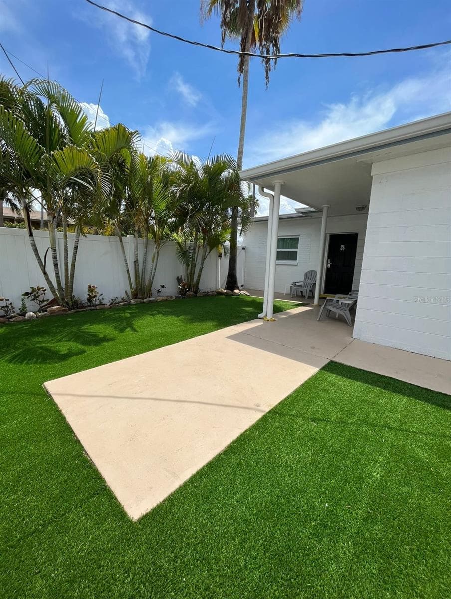 14711 GULF BOULEVARD — photo 28 of 35